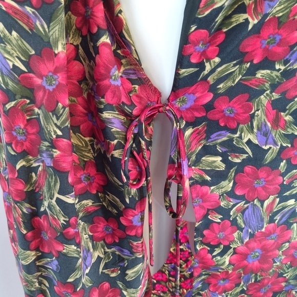 FANTASIES BY MORGAN TAYLOR size small floral robe. - Picture 4 of 6